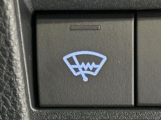 VOXY HYBRID 4WD