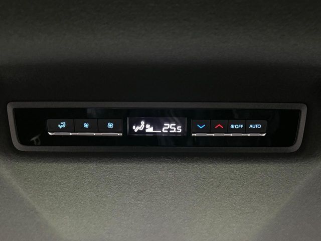 VOXY HYBRID 4WD