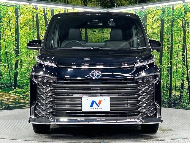 VOXY HYBRID 4WD