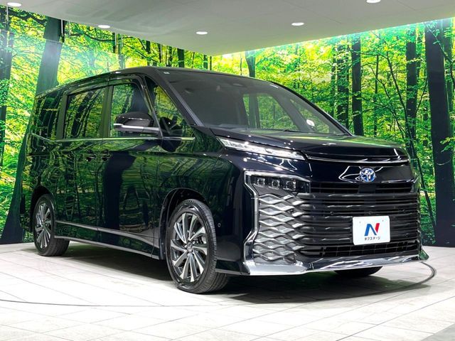 VOXY HYBRID