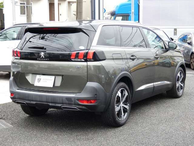 PEUGEOT 5008