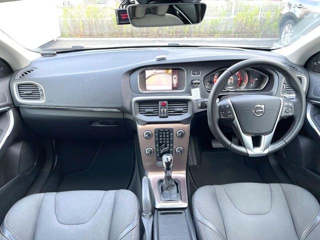 VOLVO V40 CROSS COUNTRY