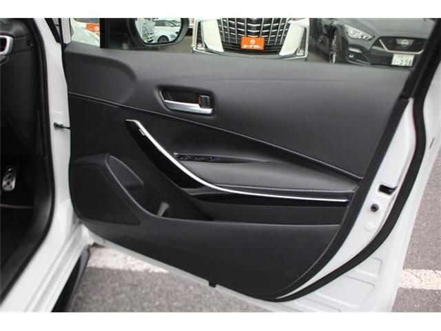 COROLLA TOURING HYBRID 4WD