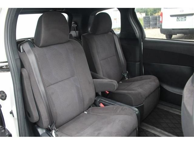 ESTIMA HYBRID 4WD