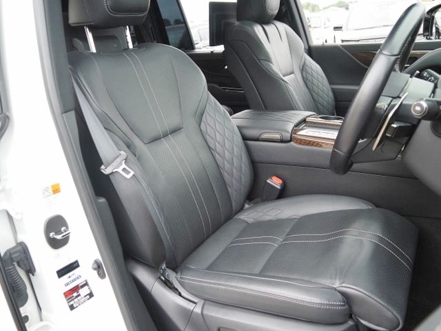 LEXUS LX600