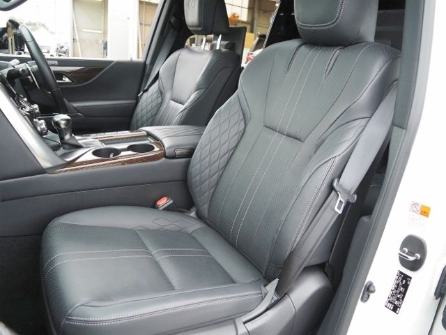LEXUS LX600