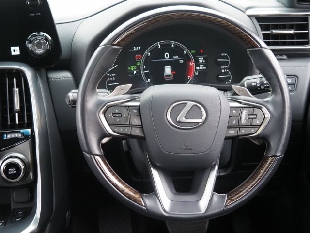 LEXUS LX600