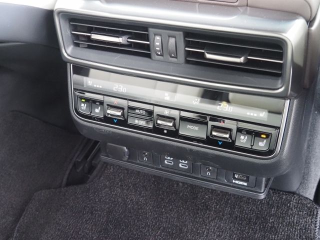 LEXUS LX600