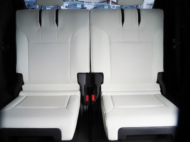 LEXUS LX600