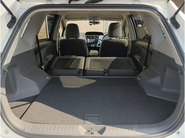 PRIUS Alpha