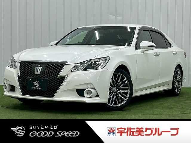 CROWN sedan hybrid