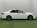 CROWN sedan hybrid