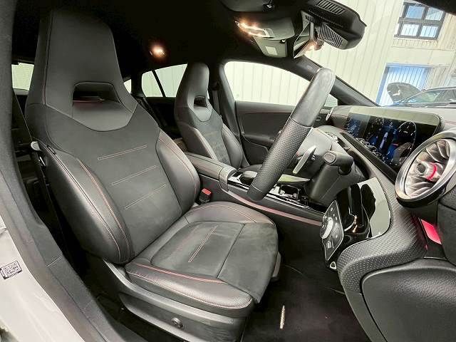MERCEDES BENZ CLA Shooting Brake