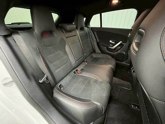 MERCEDES BENZ CLA Shooting Brake