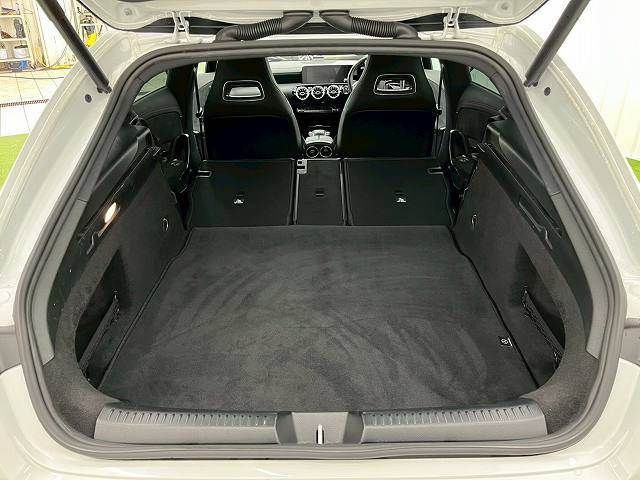 MERCEDES BENZ CLA Shooting Brake