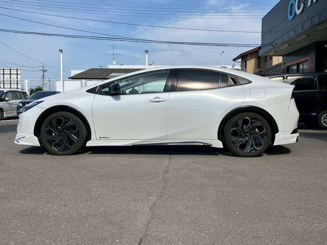 PRIUS 4WD
