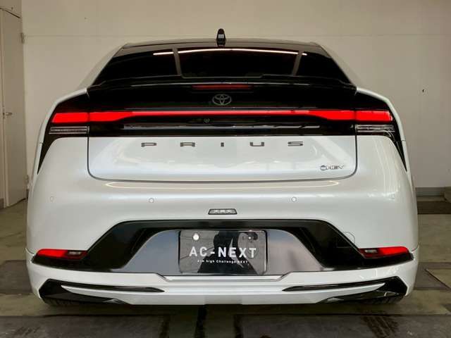 PRIUS 4WD