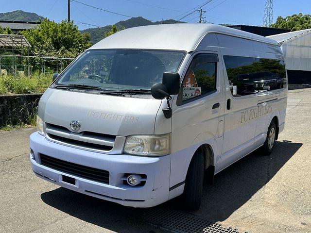 HIACE COMMUTER 4WD