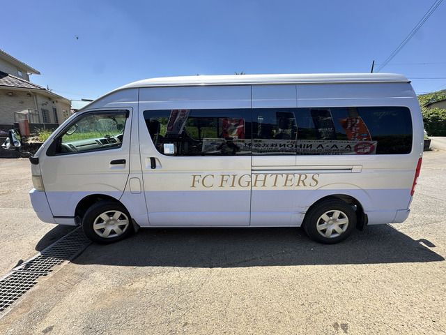 HIACE COMMUTER 4WD