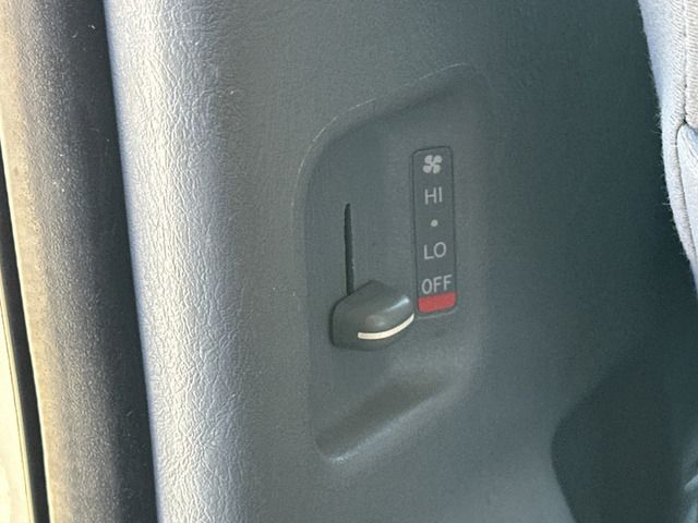 HIACE COMMUTER 4WD
