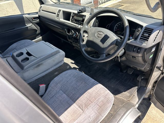 HIACE COMMUTER 4WD
