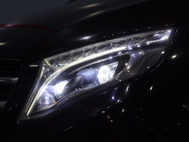 MERCEDES BENZ V class