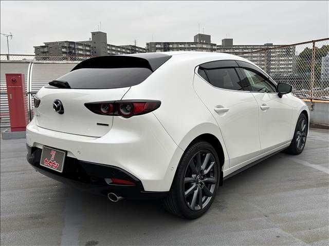 MAZDA3 FASTBACK