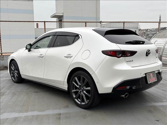 MAZDA3 FASTBACK