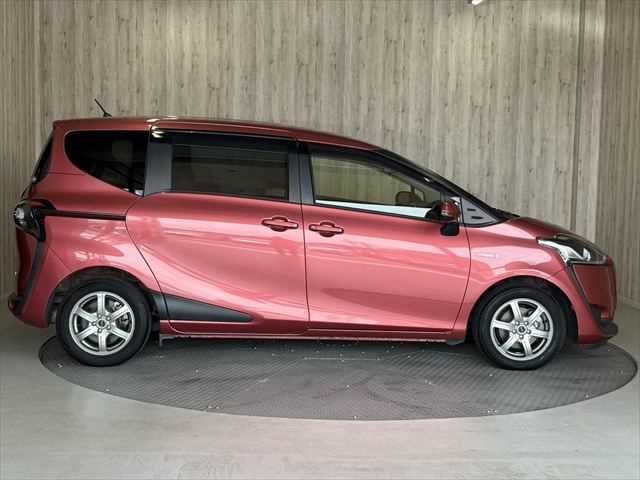 SIENTA HYBRID