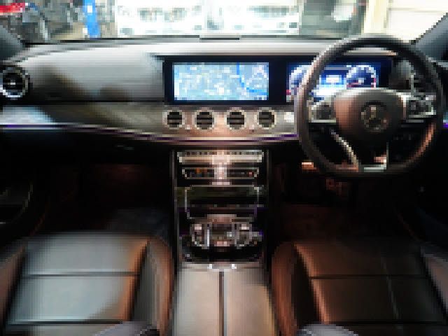 MERCEDES BENZ E class sedan