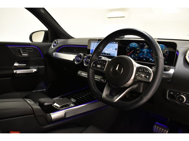 MERCEDES BENZ GLB