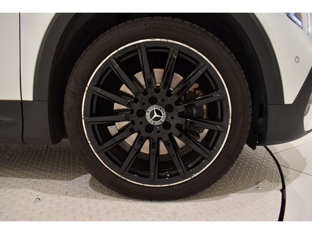 MERCEDES BENZ GLB