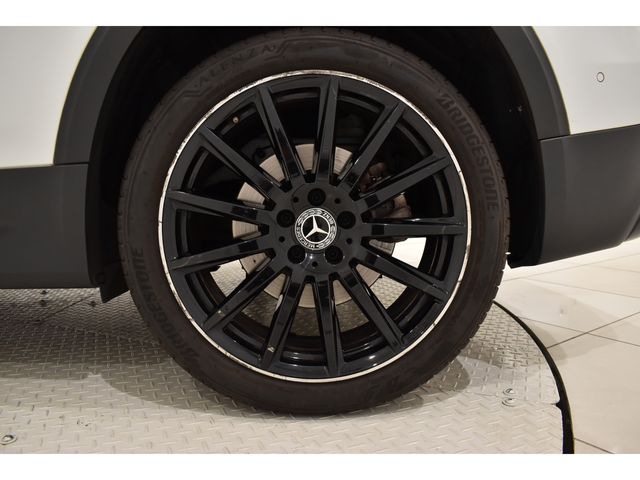 MERCEDES BENZ GLB