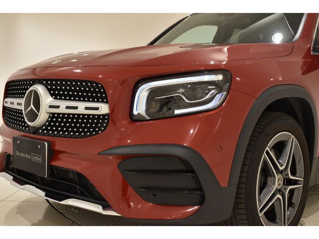 MERCEDES BENZ GLB