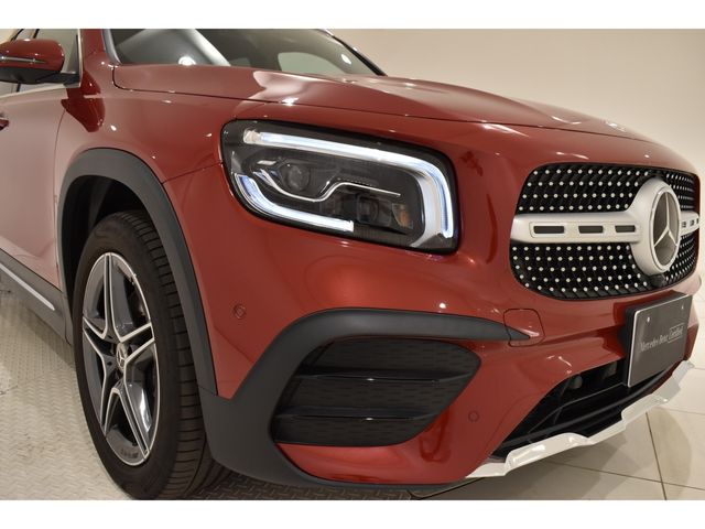 MERCEDES BENZ GLB