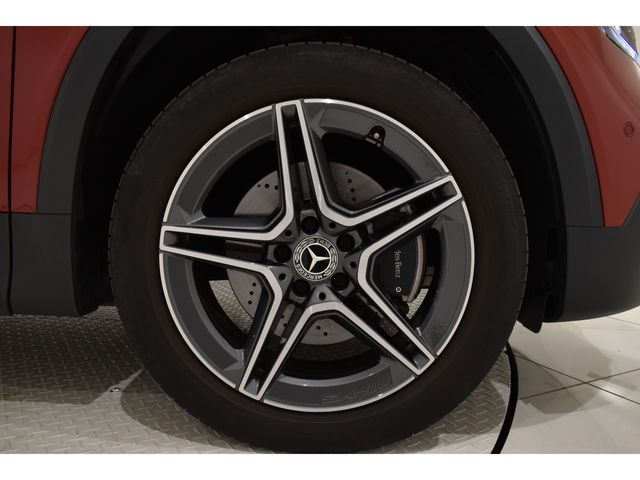 MERCEDES BENZ GLB