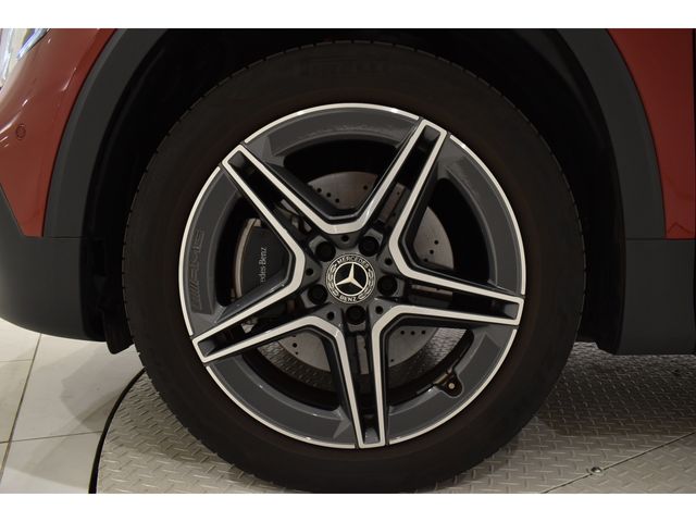 MERCEDES BENZ GLB