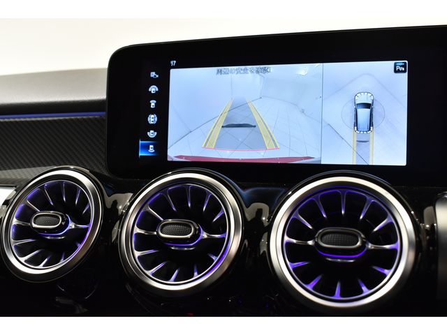 MERCEDES BENZ GLB