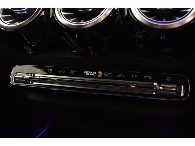 MERCEDES BENZ GLB