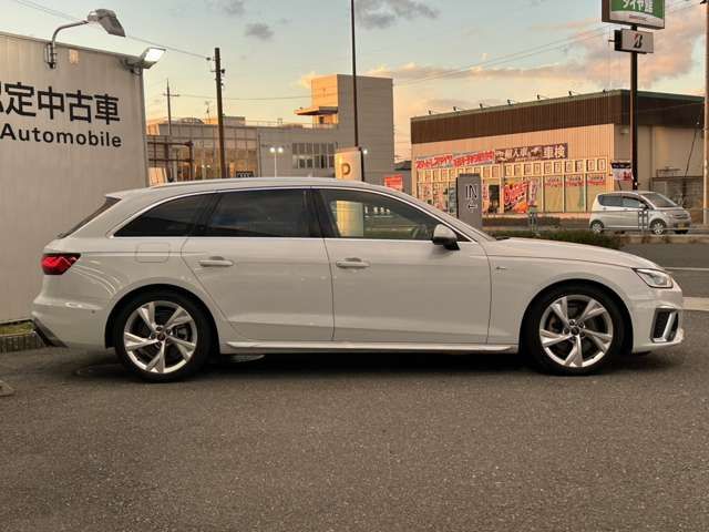 AUDI A4 AVANT