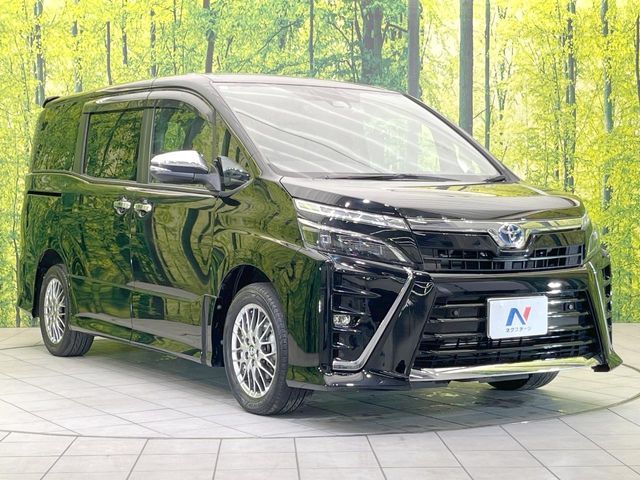 VOXY HYBRID