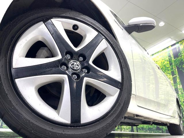 PRIUS 4WD