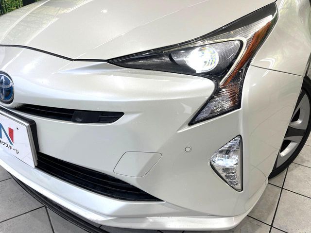PRIUS 4WD