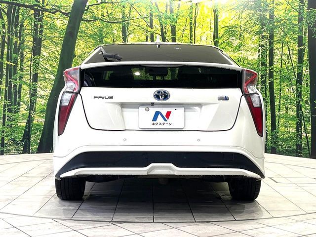 PRIUS 4WD