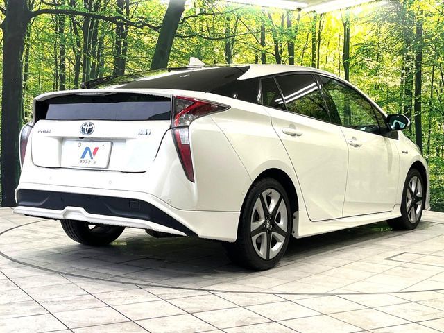 PRIUS 4WD