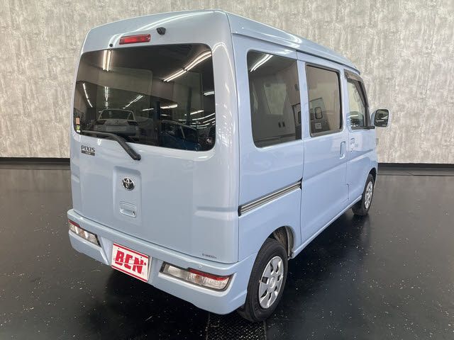 PIXIS van