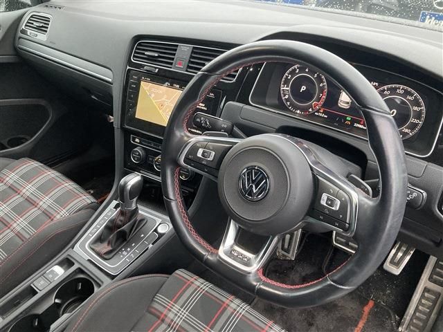 VOLKSWAGEN GOLF GTI