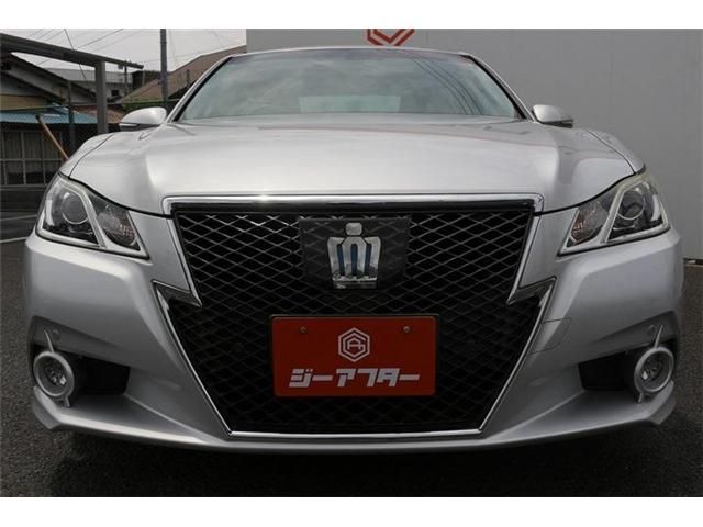 CROWN sedan hybrid