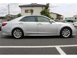 CROWN sedan hybrid
