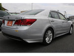 CROWN sedan hybrid
